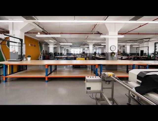 3,271M² BUILDING FOR SALE IN WATERVAL PARK